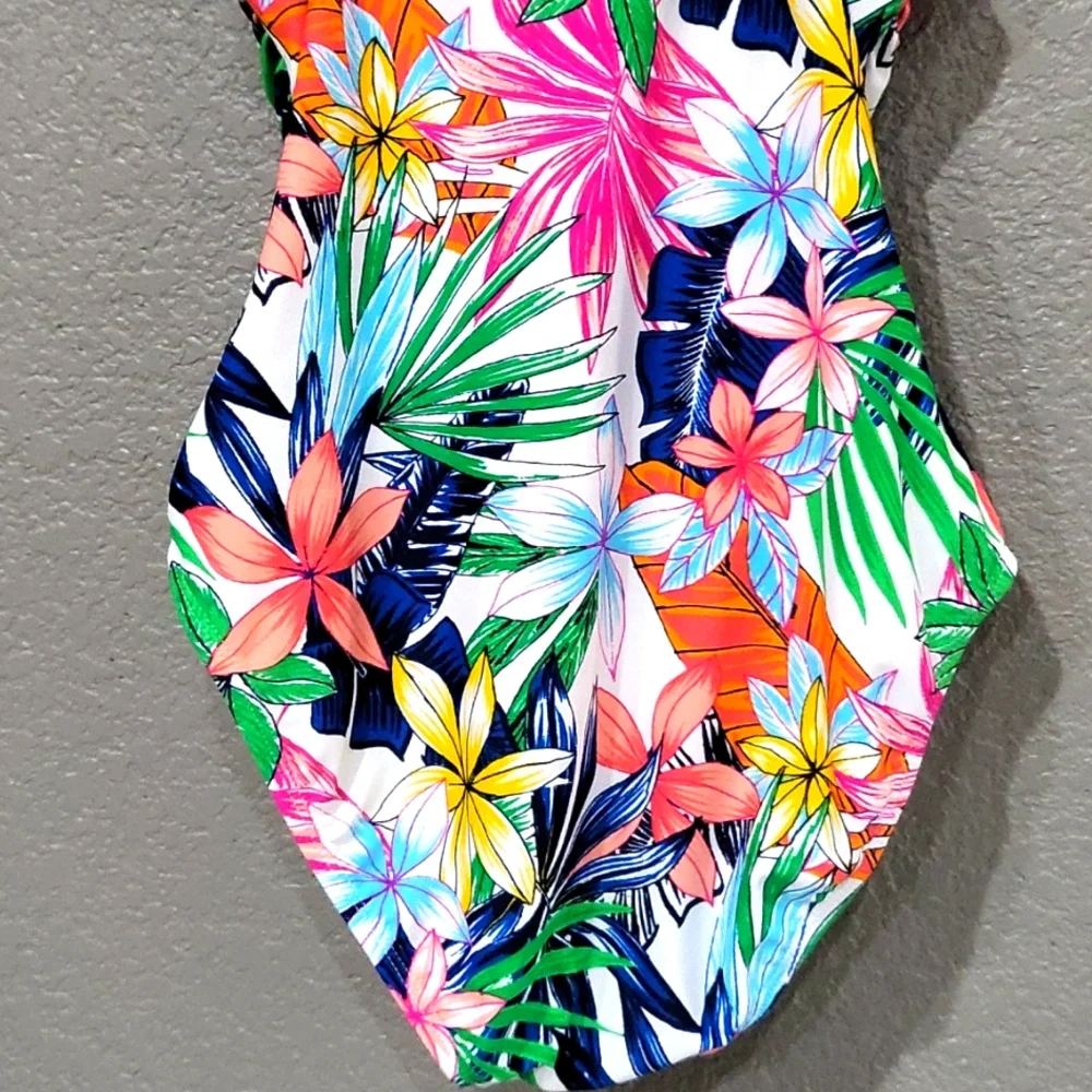 Ellen Tracy One piece Swimsuit swimwear Highneck tummy control padded bra size 8